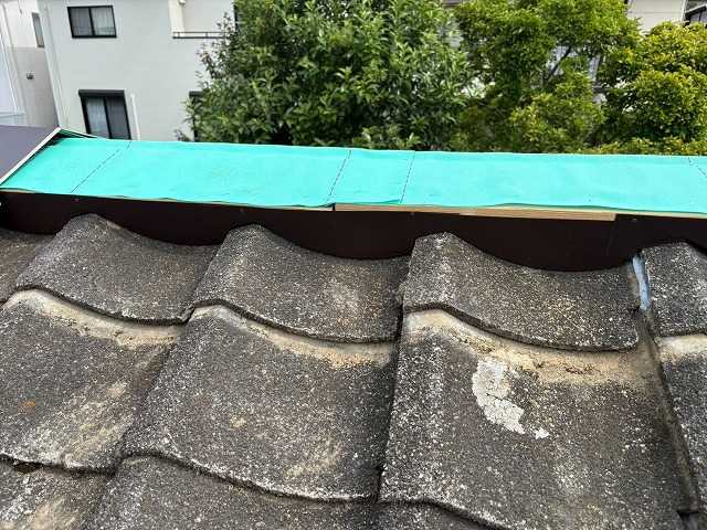 棟板金の施工前状況